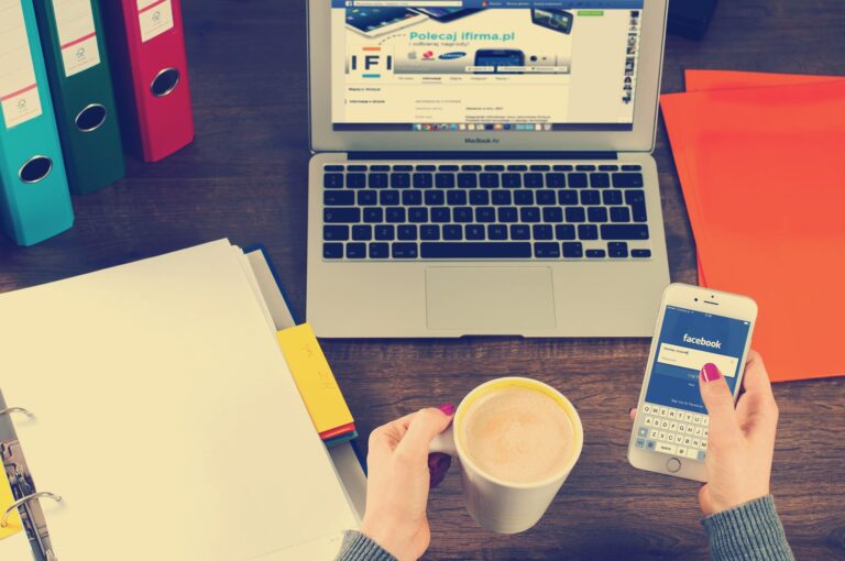 Asynchronous work setup for an independent worker managing multiple projects